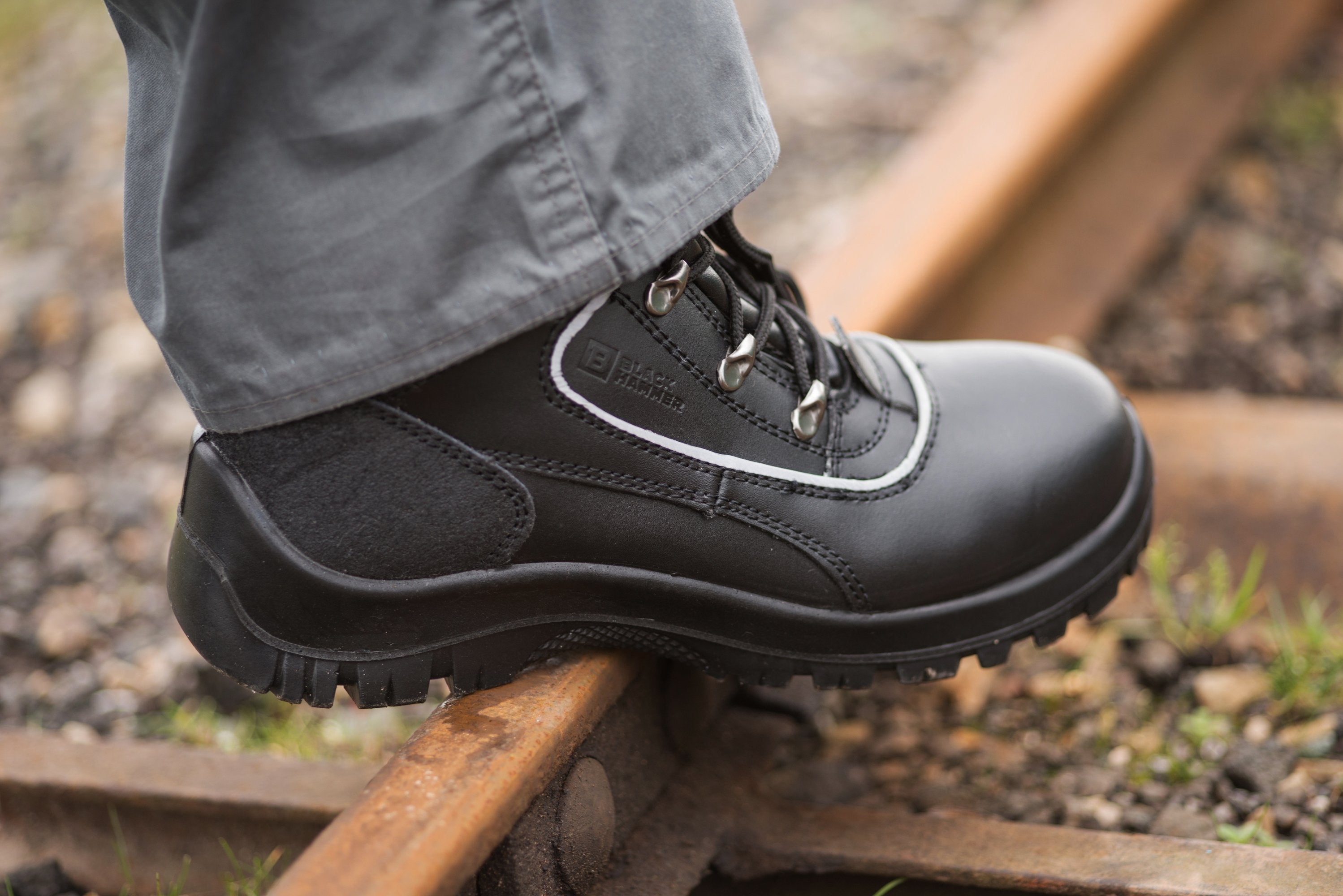 Wide toe box safety hot sale boots